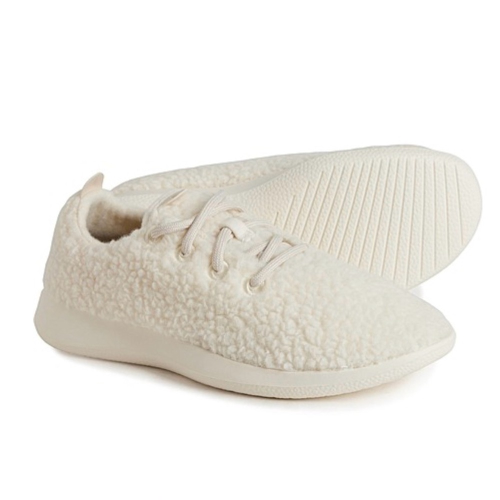 Allbirds - women’s wool Dasher flurrs Running shoes lace 
On sneakers cream SZ 8